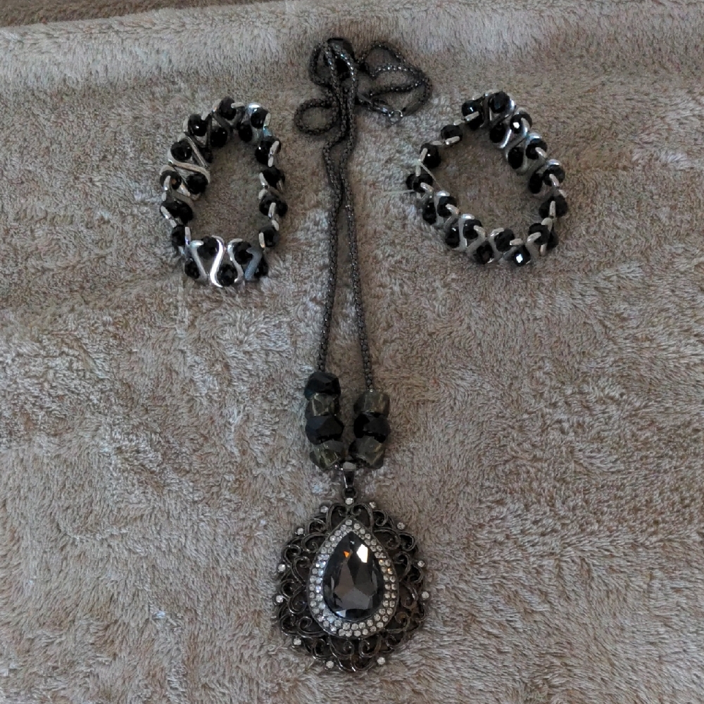 Elegant Black Statement Jewelry Set